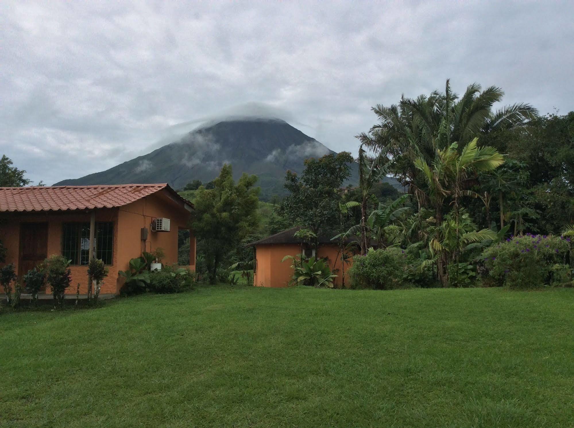 Cabinas Los Guayabos Hotel La Fortuna Kültér fotó