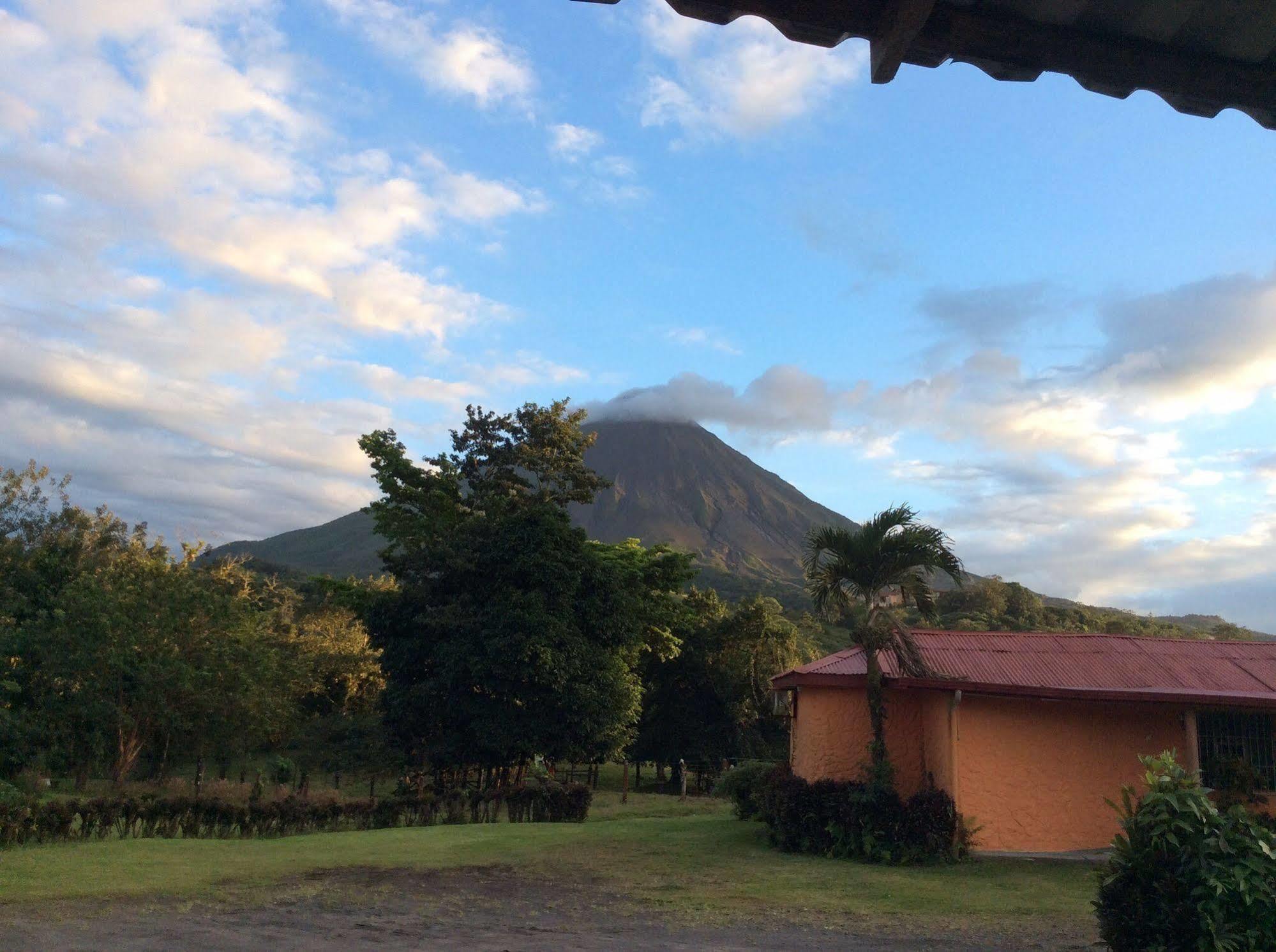 Cabinas Los Guayabos Hotel La Fortuna Kültér fotó