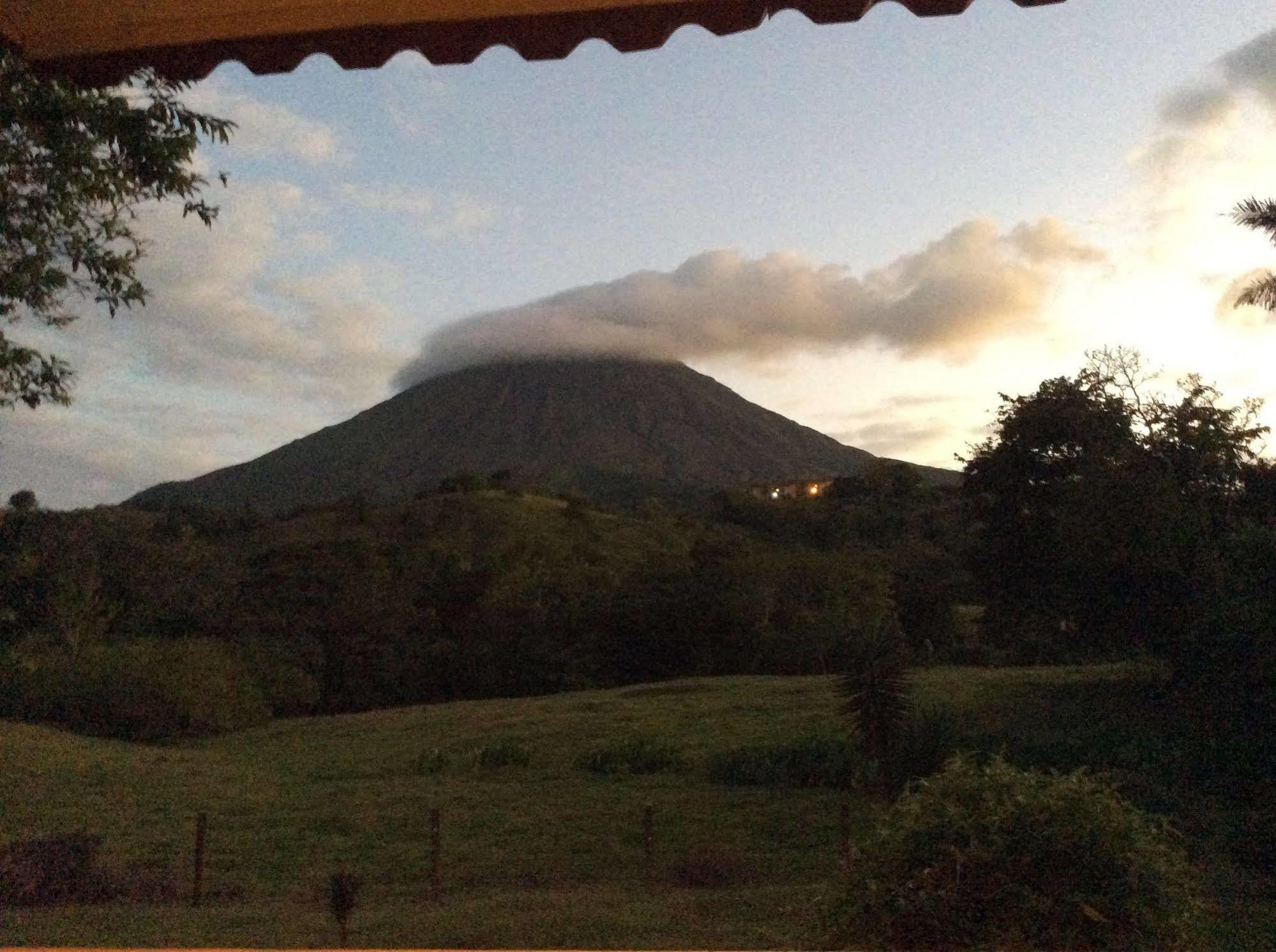 Cabinas Los Guayabos Hotel La Fortuna Kültér fotó